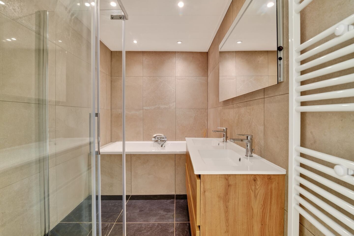 Appartement te koop: Tugelaweg 134D, Amsterdam