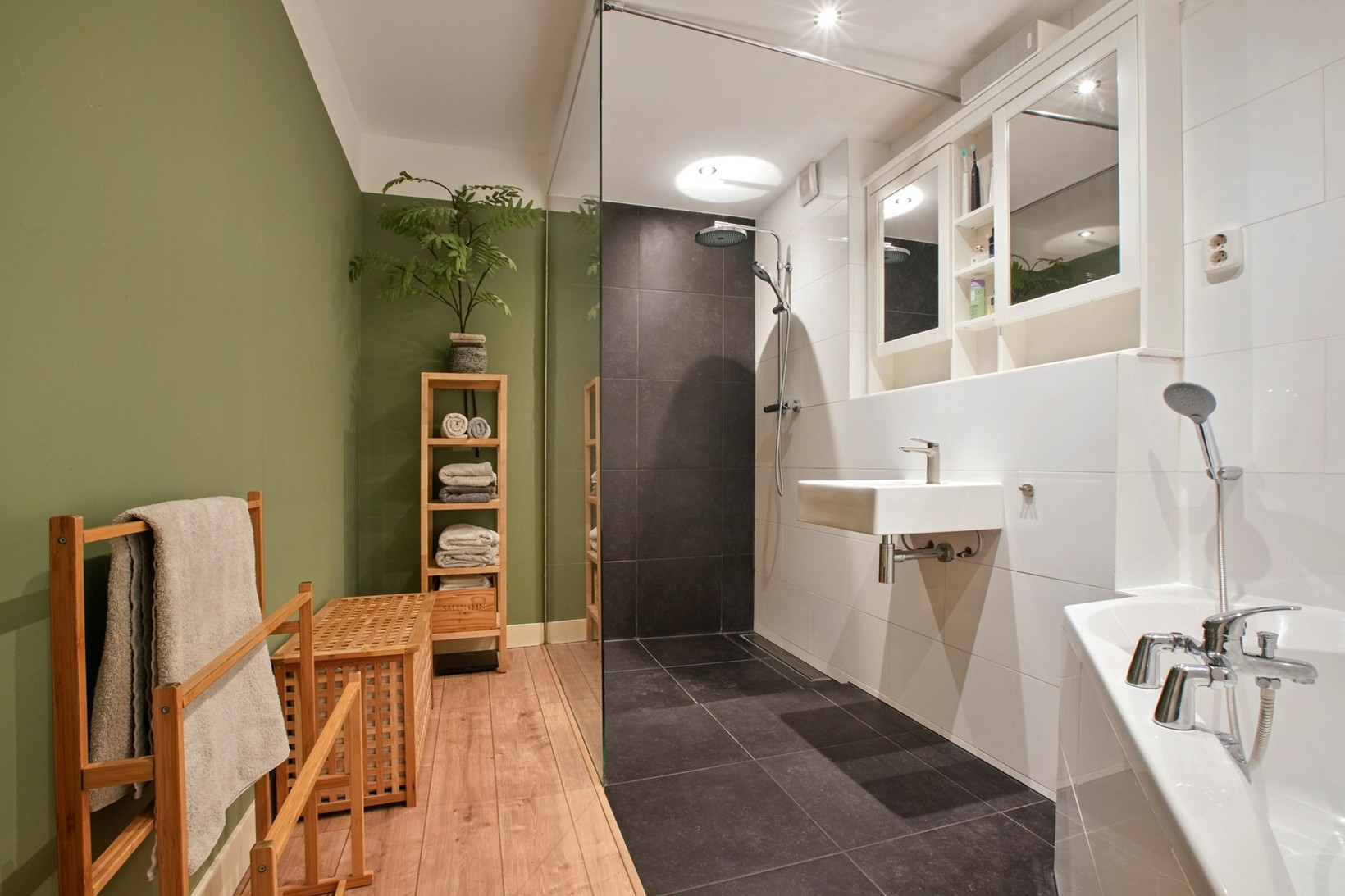 Appartement te koop: Linnaeusstraat 63-1, Amsterdam