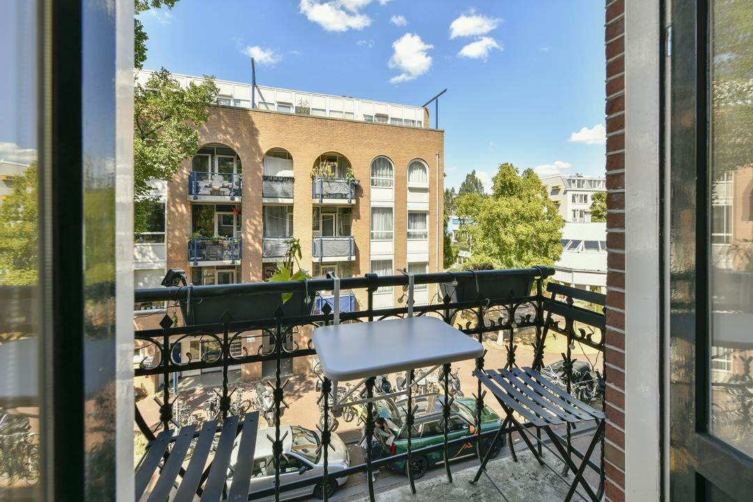 Studio te koop: Madurastraat 18-2V, Amsterdam