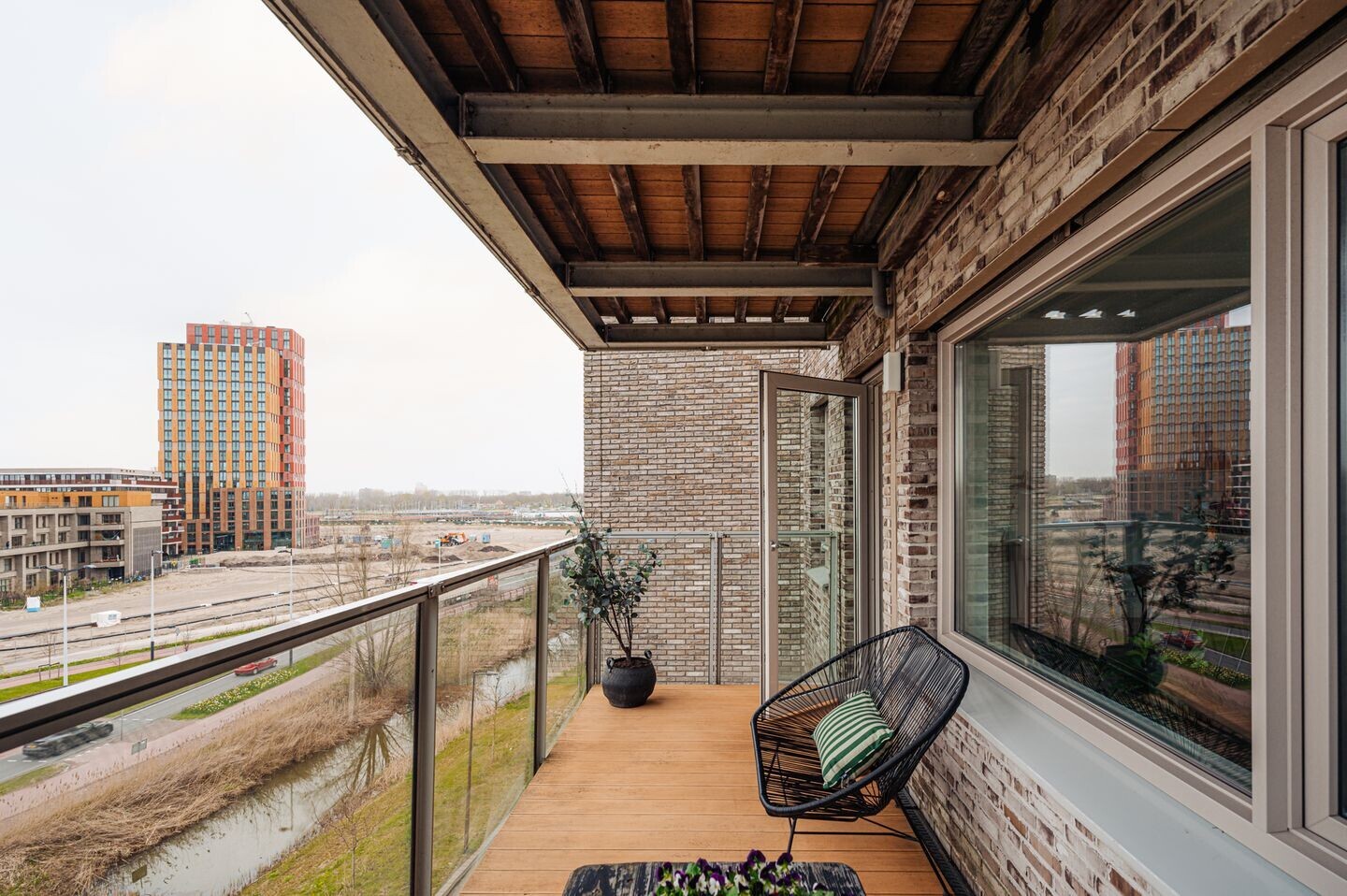 Appartement te koop: Mary van der Sluisstraat 332, Amsterdam