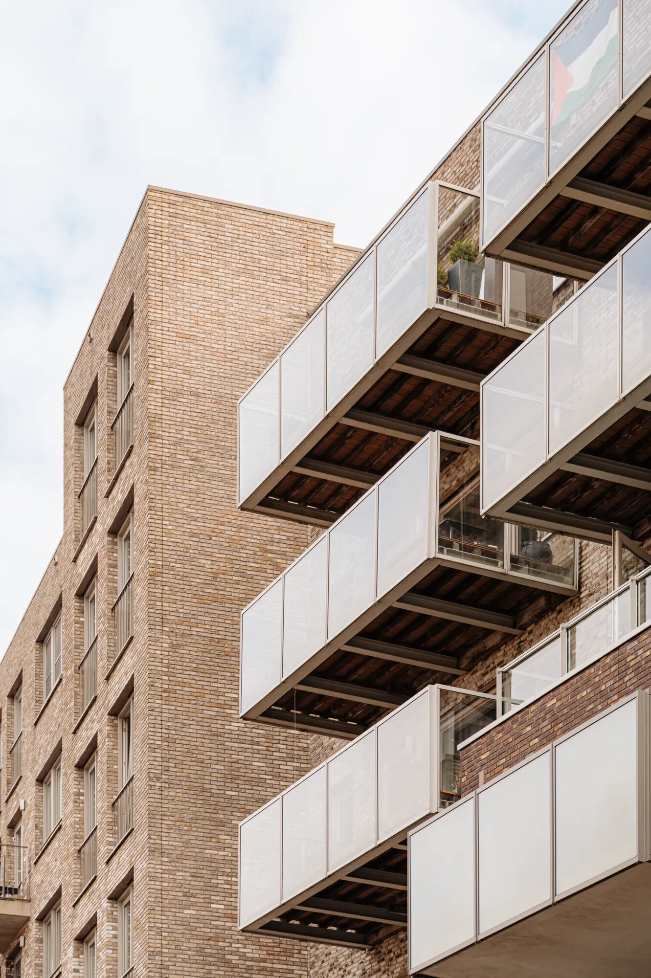 Appartement te koop: Mary van der Sluisstraat 332, Amsterdam