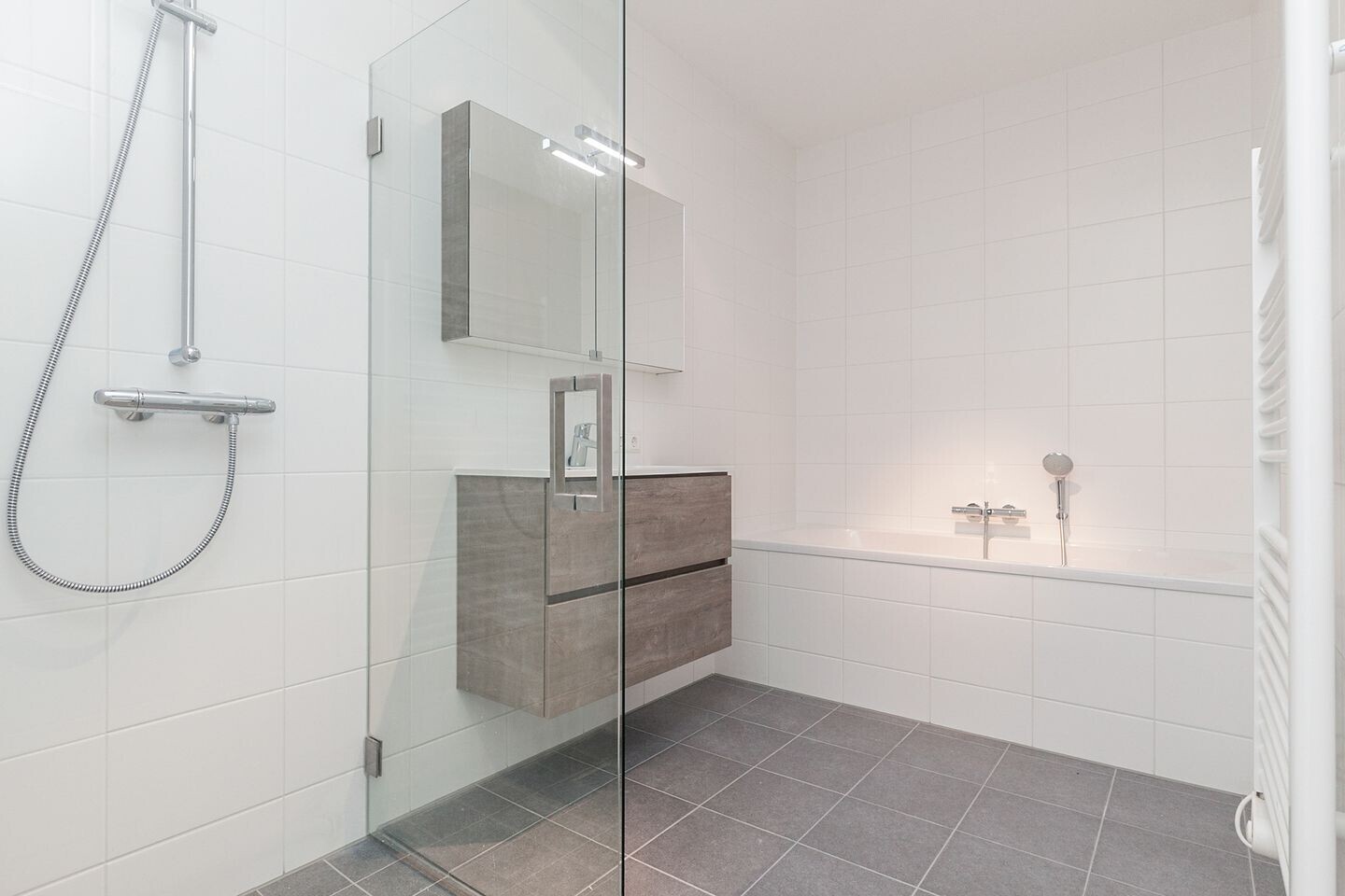 Appartement te huur: Mary van der Sluisstraat 338, Amsterdam