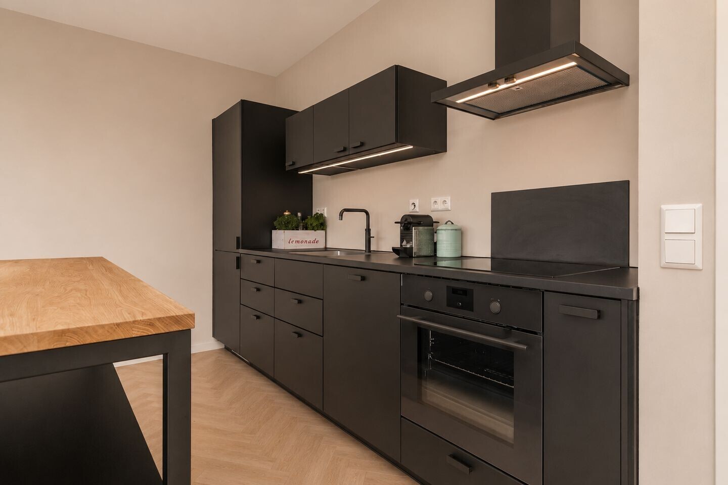 Appartement te huur: Mary van der Sluisstraat 338, Amsterdam
