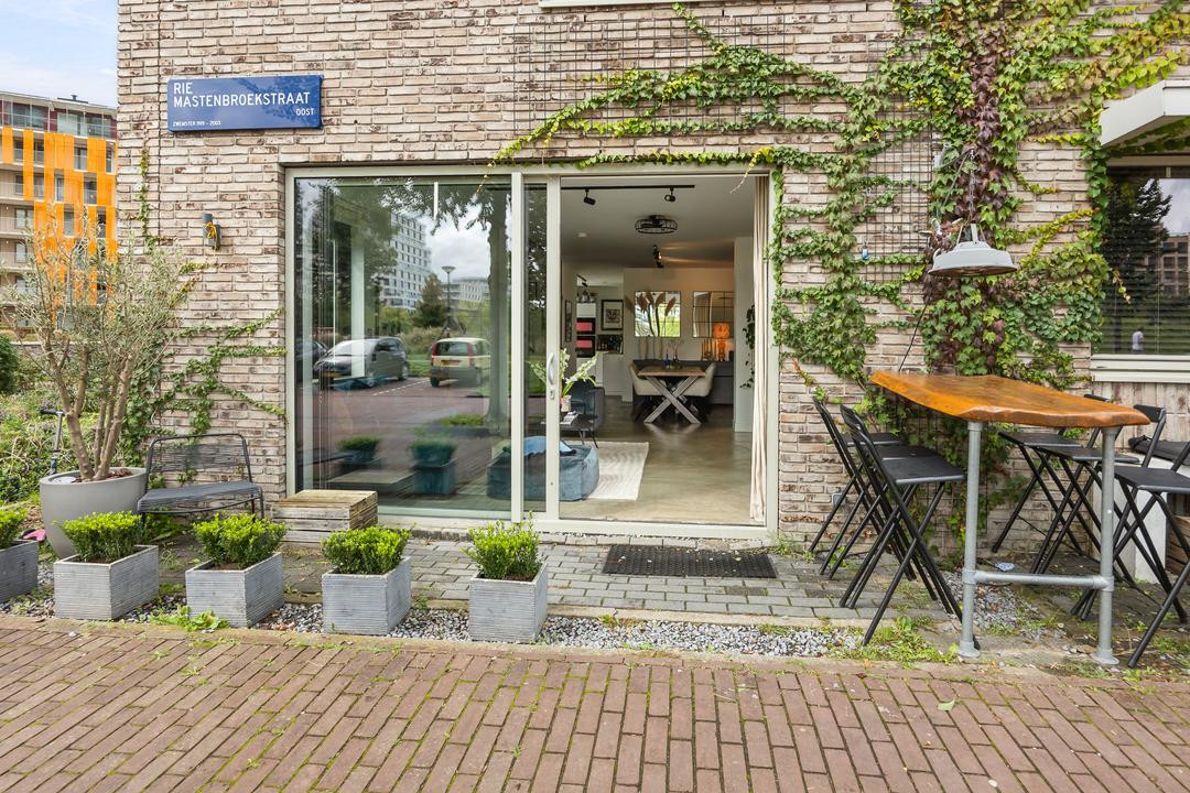 Hoekwoning te koop: Theo Koomenpad 5, Amsterdam