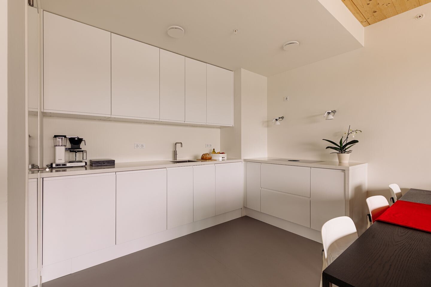 Appartement te koop: Korte Ouderkerkerdijk 1F2, Amsterdam