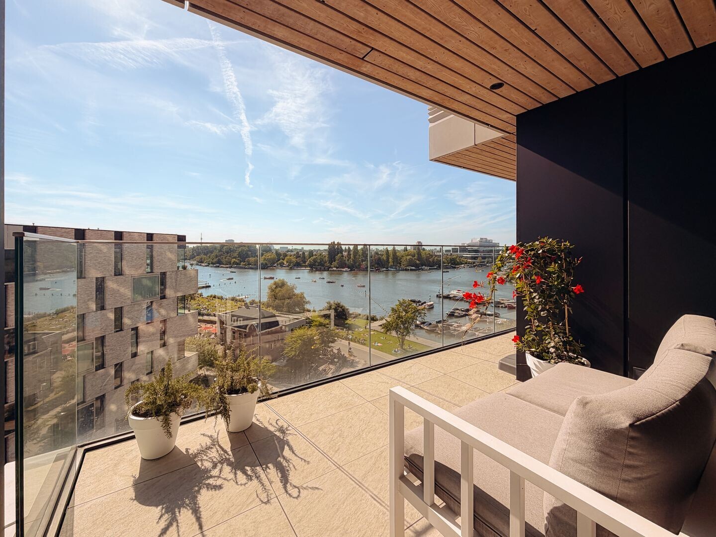 Appartement te koop: Korte Ouderkerkerdijk 1F2, Amsterdam