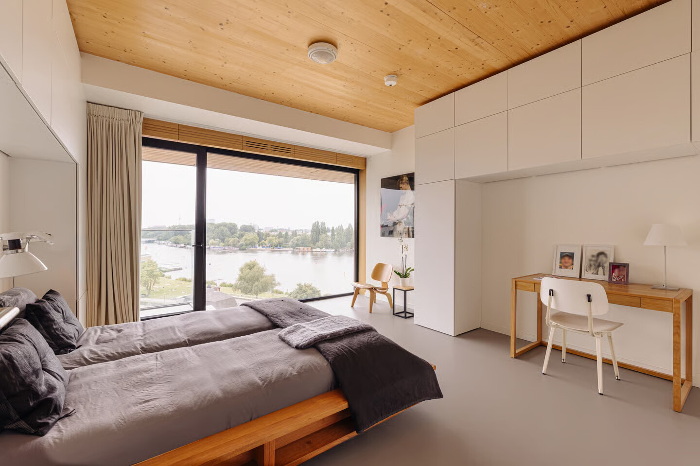Appartement te koop: Korte Ouderkerkerdijk 1F2, Amsterdam