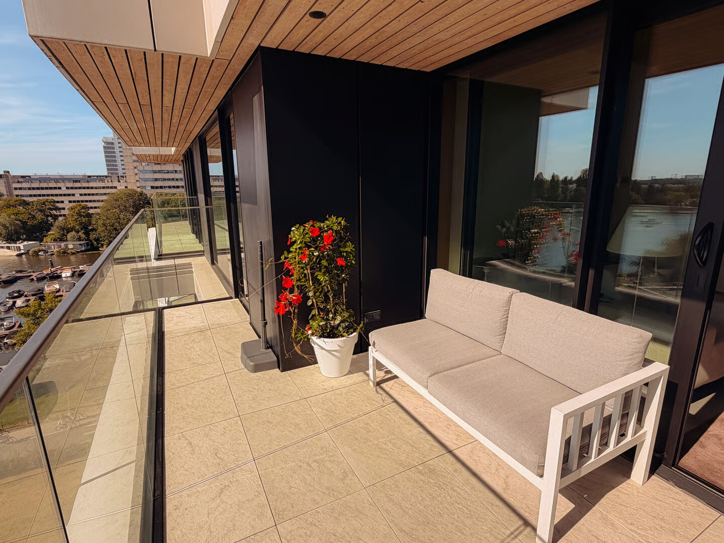 Appartement te koop: Korte Ouderkerkerdijk 1F2, Amsterdam