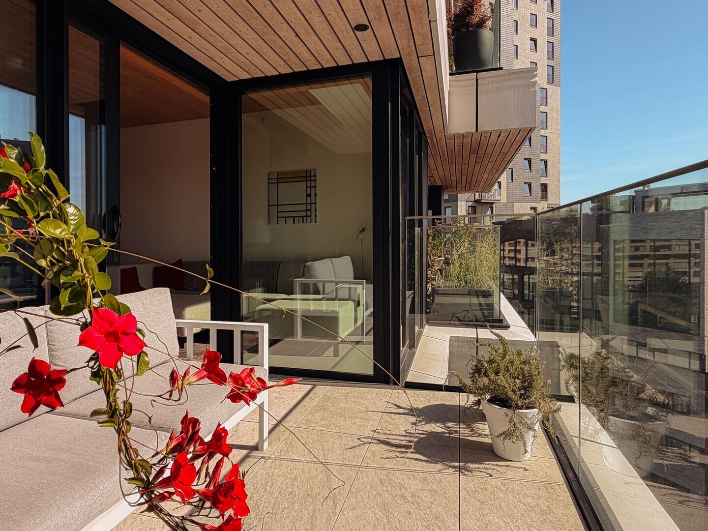 Appartement te koop: Korte Ouderkerkerdijk 1F2, Amsterdam