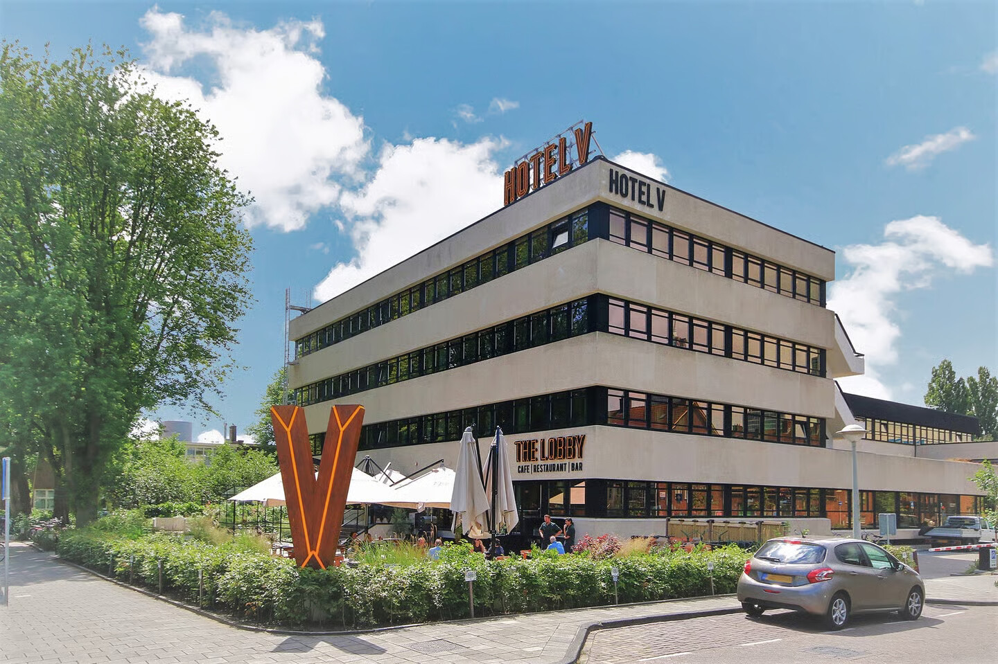 Appartement te koop: Omval 389, Amsterdam