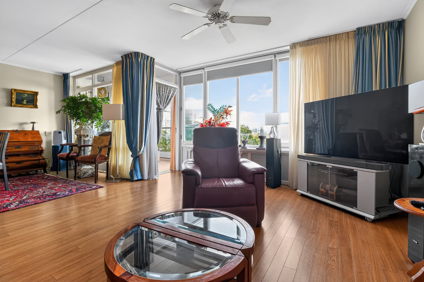 Appartement te koop: Omval 403, Amsterdam