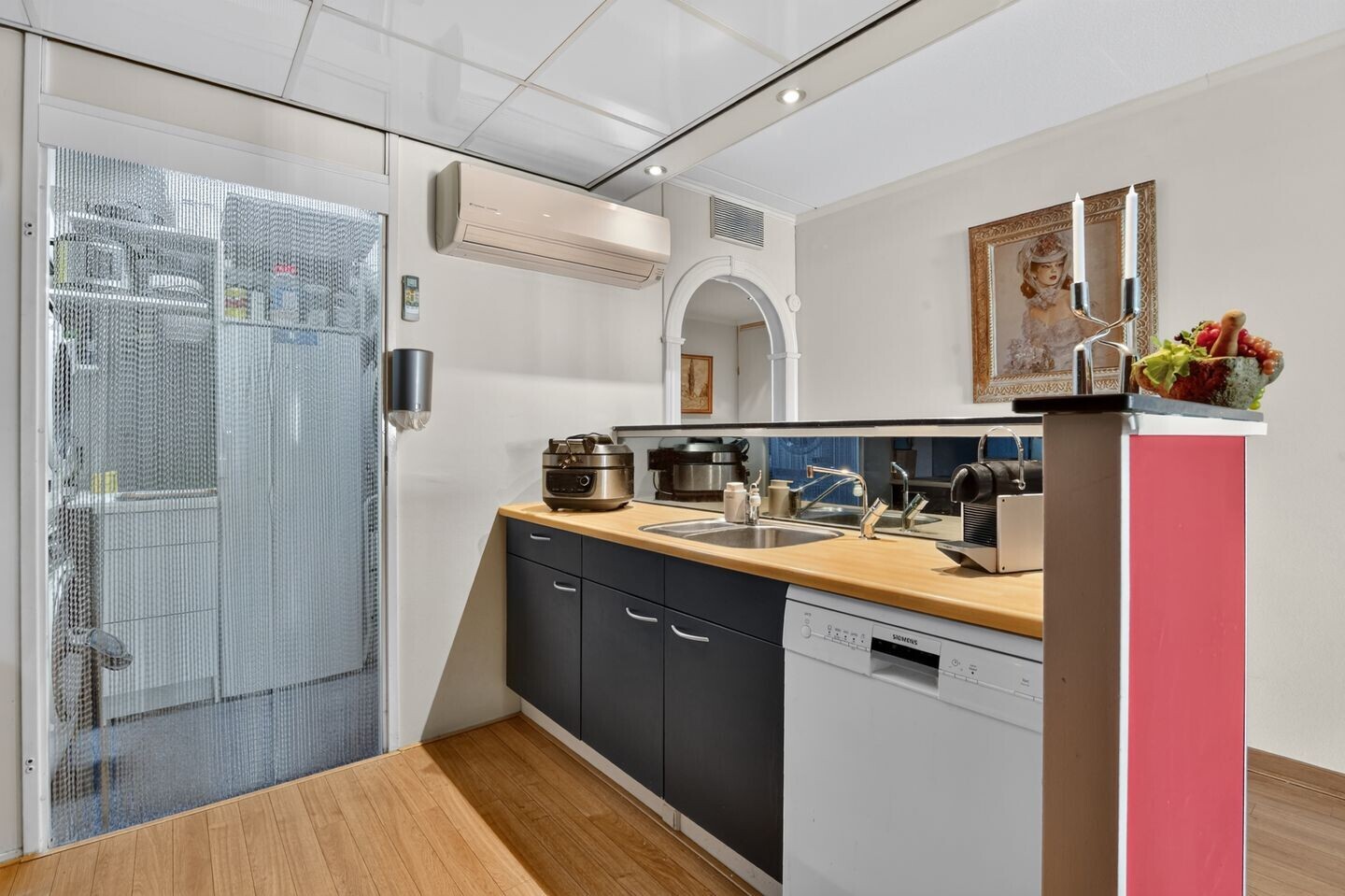Appartement te koop: Omval 403, Amsterdam