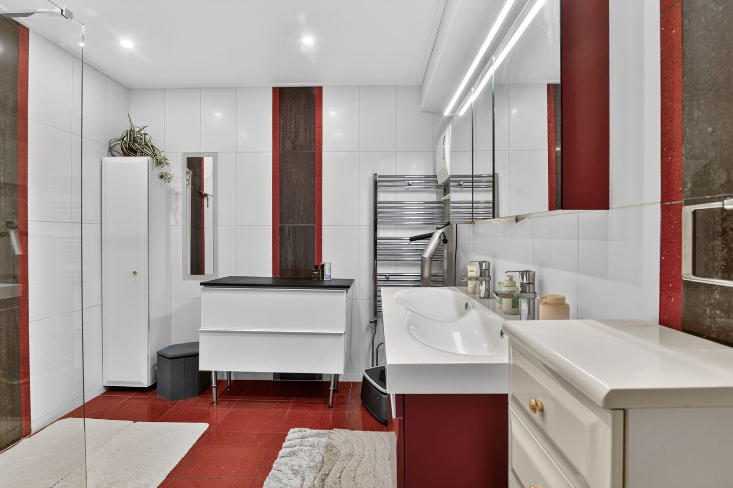 Appartement te koop: Omval 403, Amsterdam