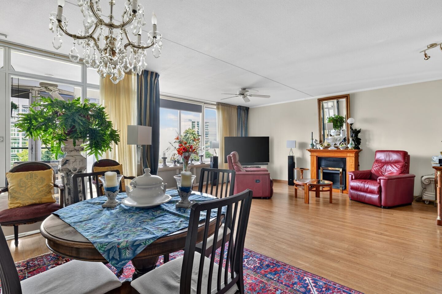 Appartement te koop: Omval 403, Amsterdam
