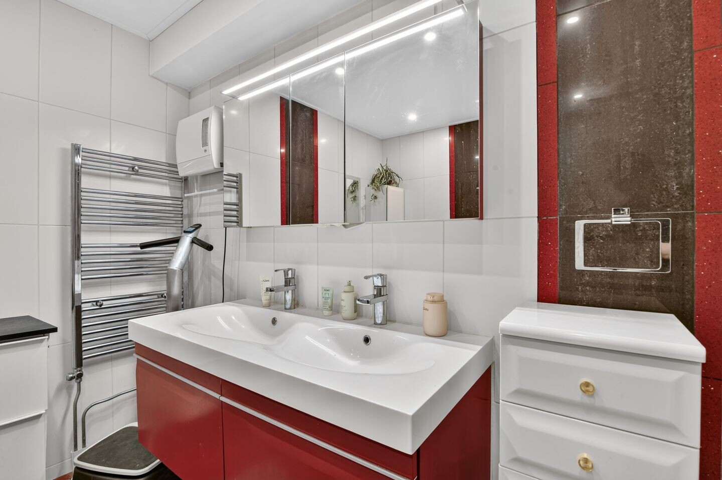 Appartement te koop: Omval 403, Amsterdam