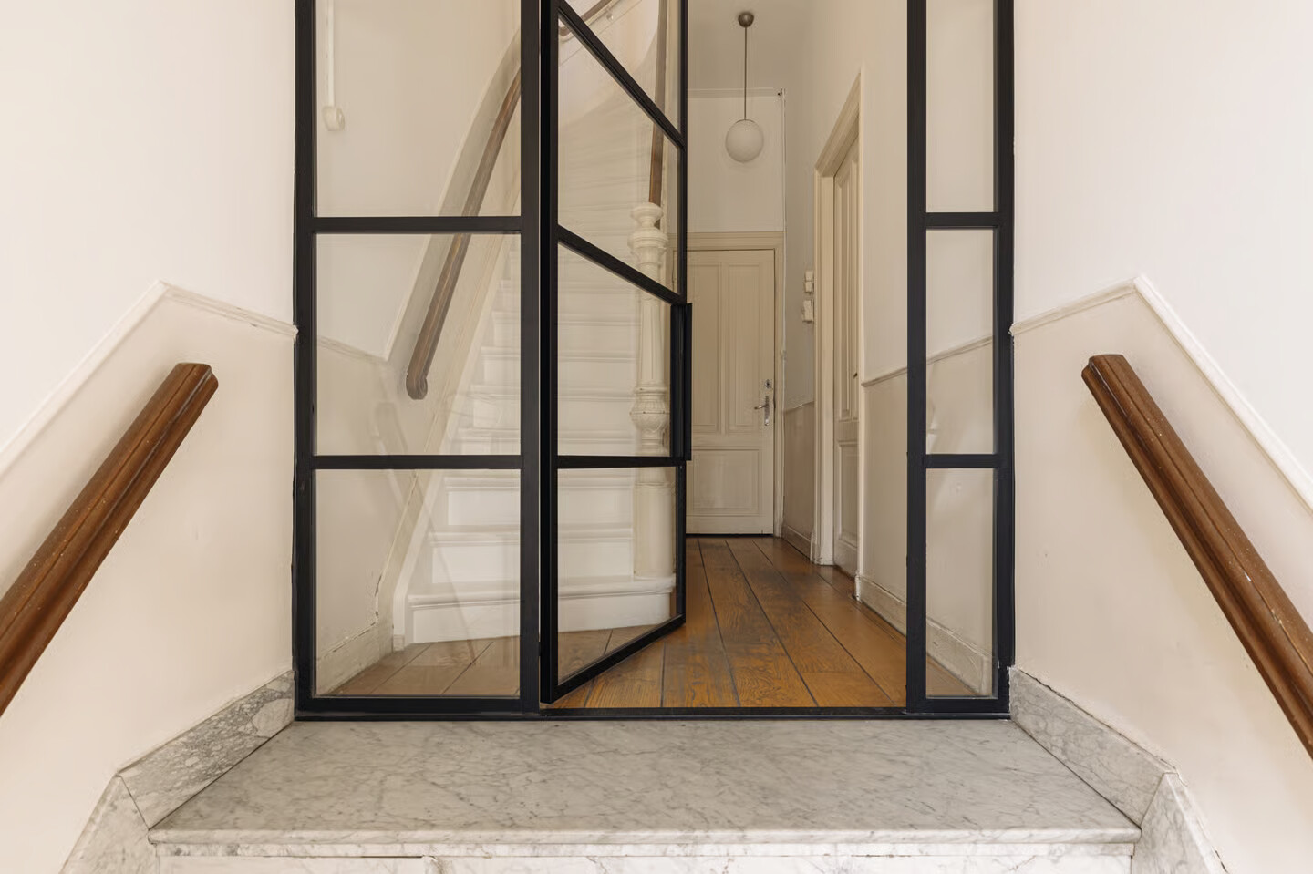 Tussenwoning te koop: Hogeweg 57, Amsterdam