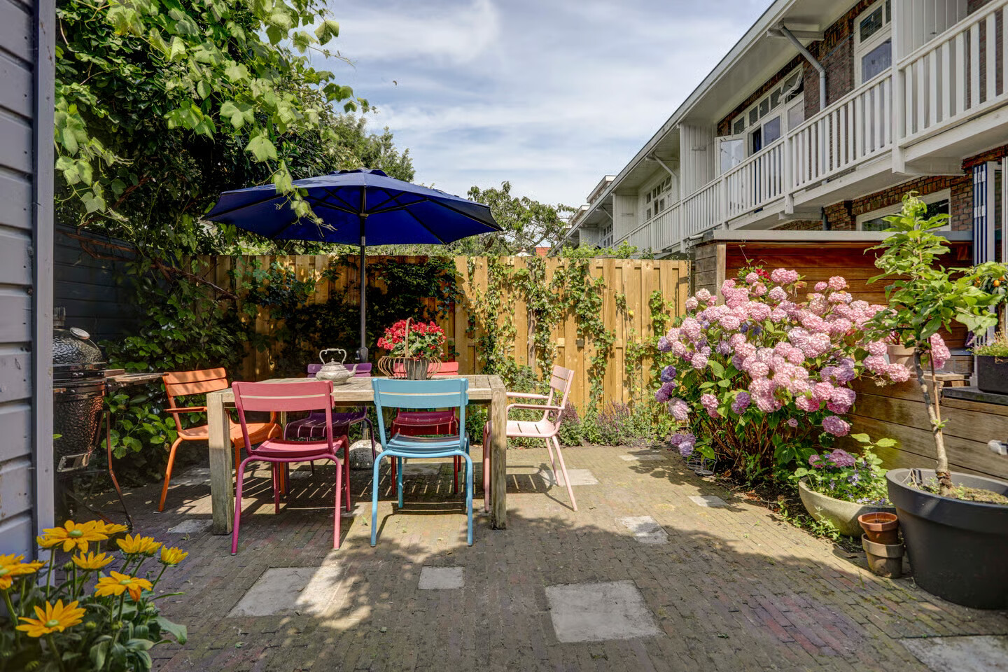Tussenwoning te koop: Voltaplein 1, Amsterdam