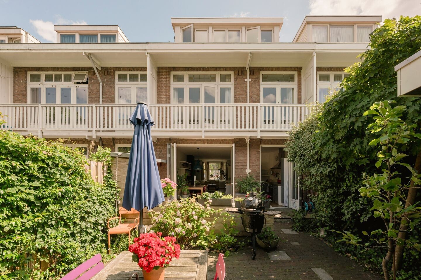 Tussenwoning te koop: Voltaplein 1, Amsterdam