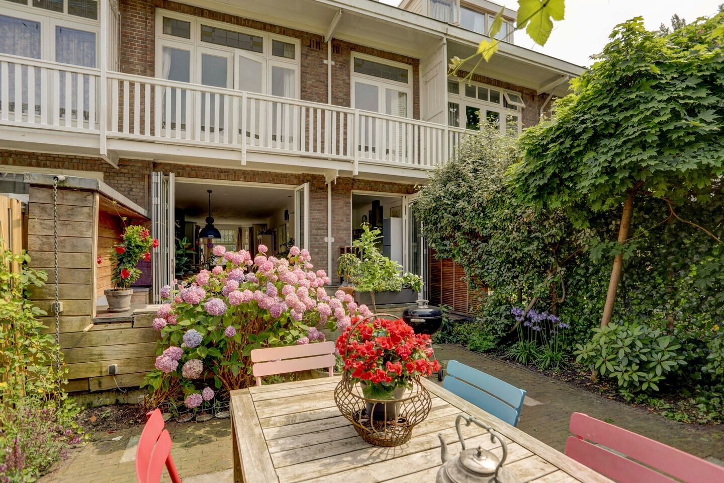 Tussenwoning te koop: Voltaplein 1, Amsterdam