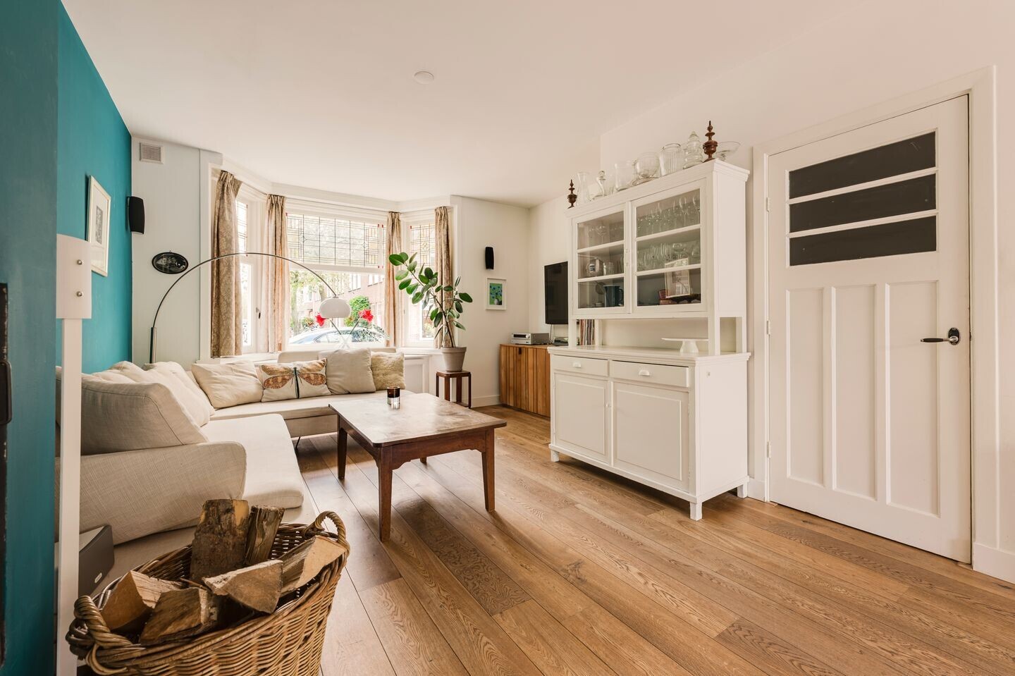 Tussenwoning te koop: Voltaplein 1, Amsterdam