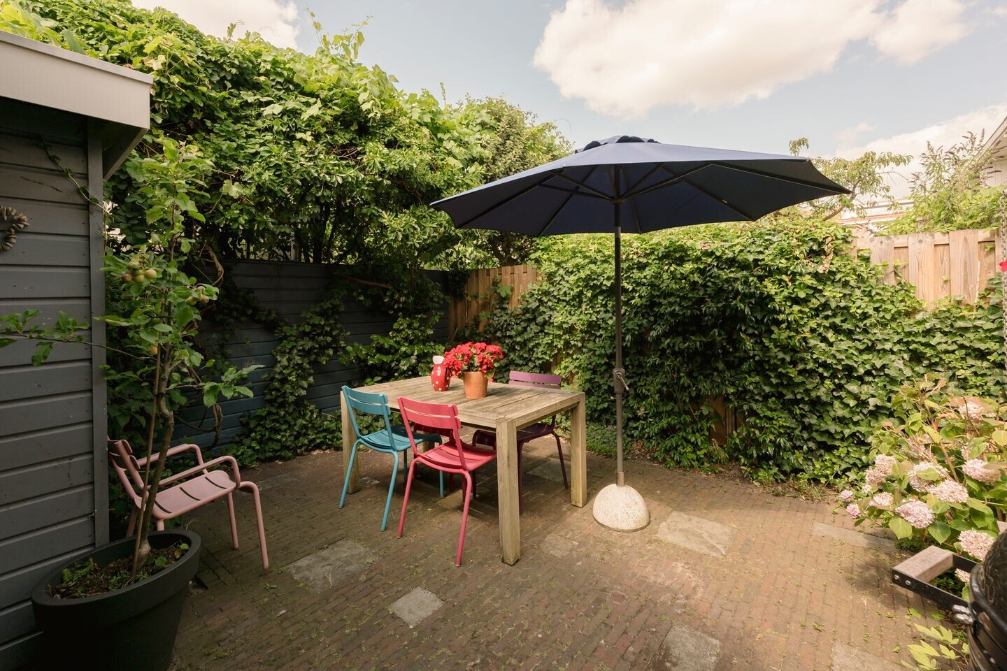 Tussenwoning te koop: Voltaplein 1, Amsterdam