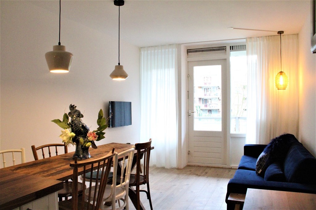 Appartement te huur: Dickenslaan 15, Amsterdam