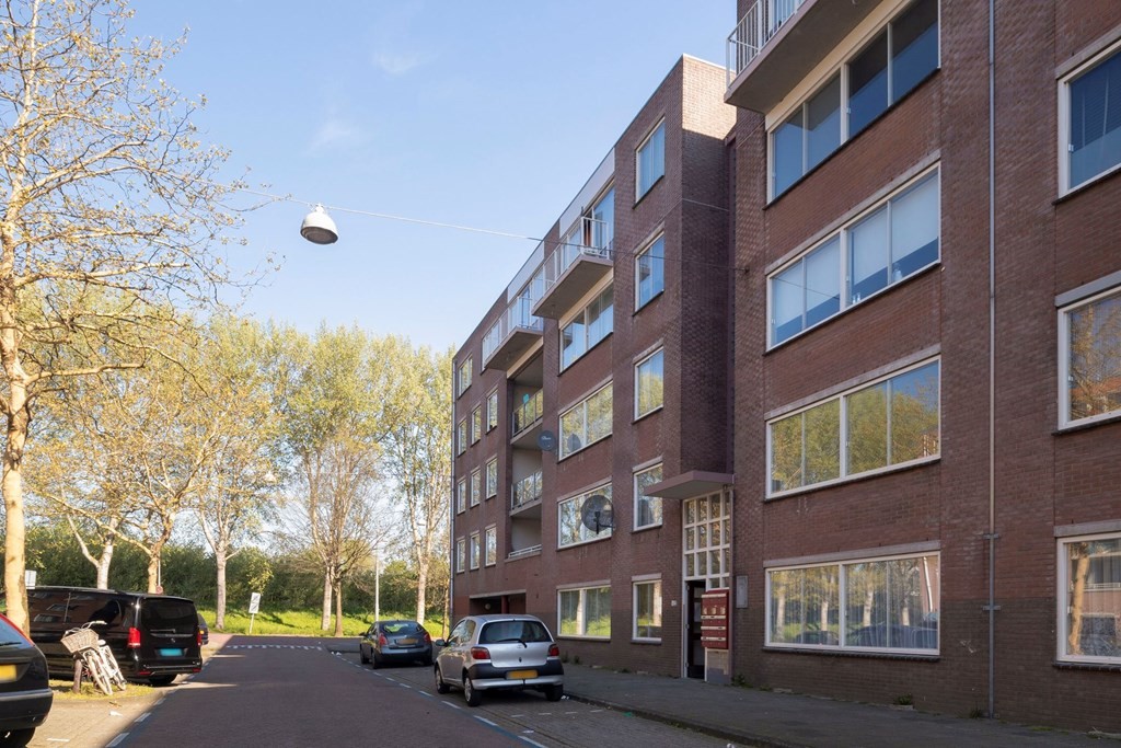 Appartement te huur: Dickenslaan 15, Amsterdam