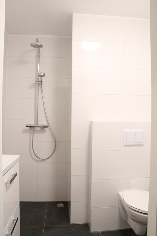 Appartement te huur: Dickenslaan 15, Amsterdam