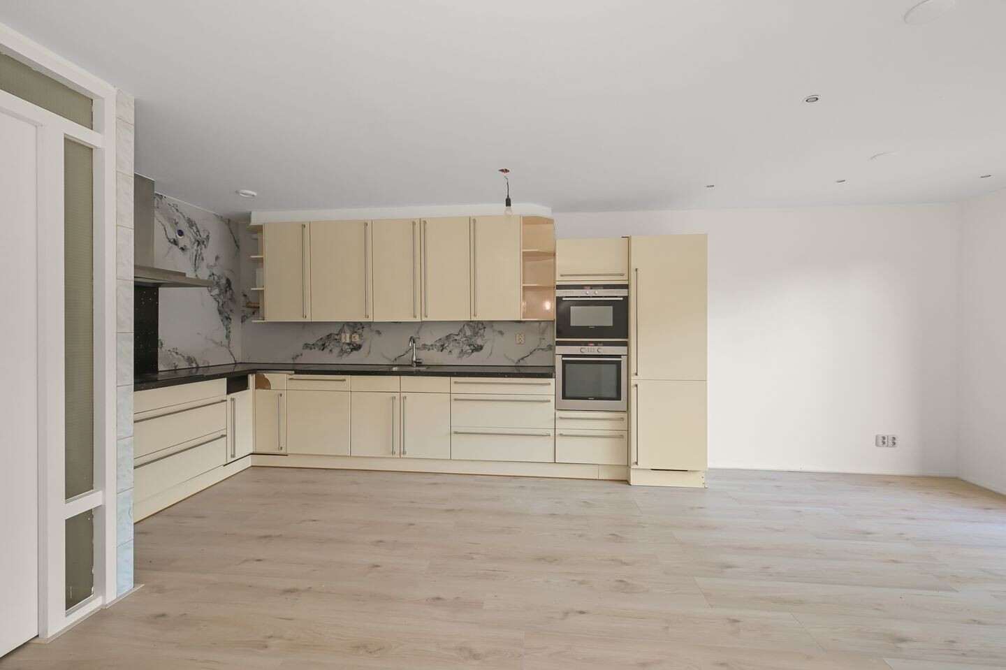 Tussenwoning te koop: Raden Adjeng Kartinistraat 41, Amsterdam