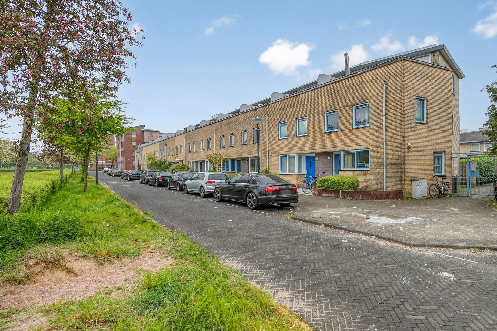 Tussenwoning te koop: Tulastraat 37, Amsterdam