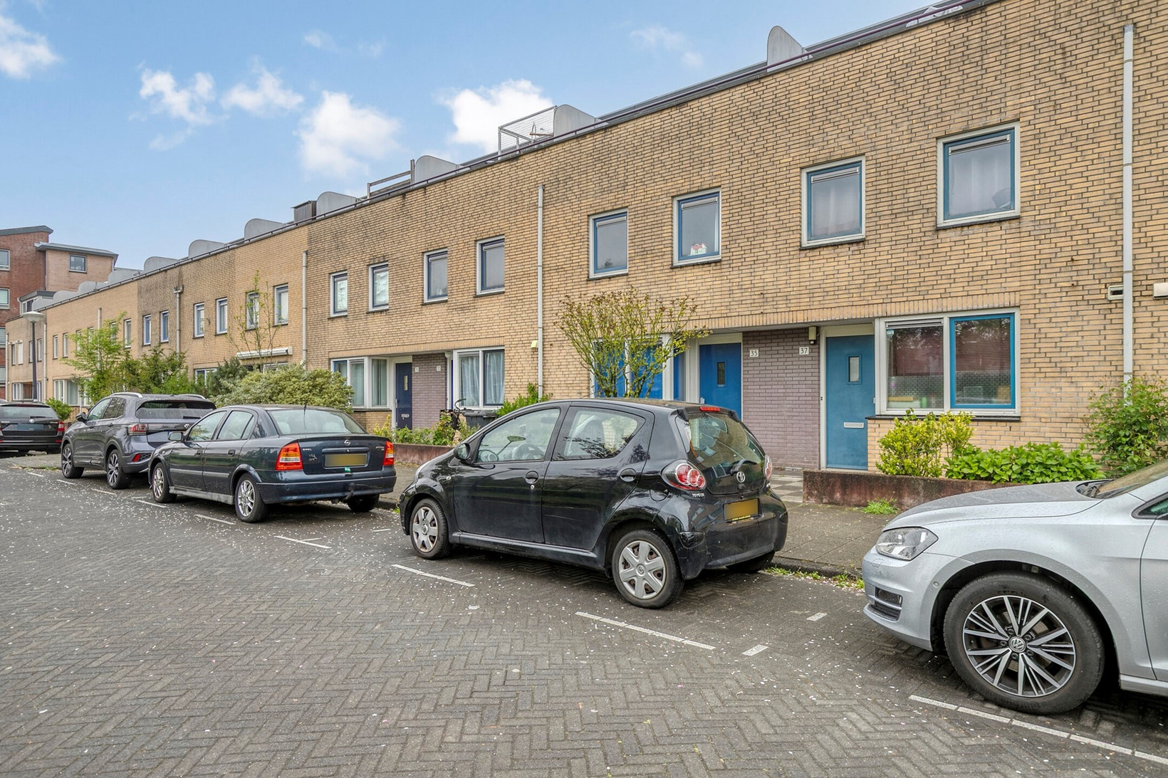 Tussenwoning te koop: Tulastraat 37, Amsterdam