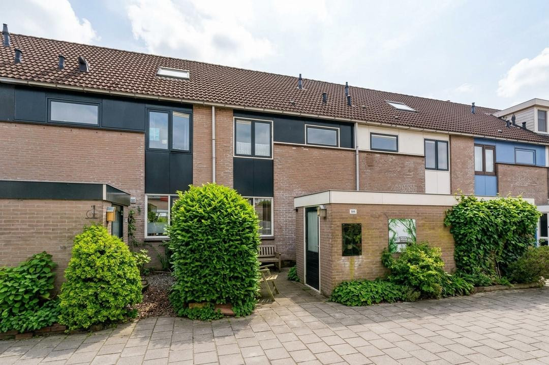 Tussenwoning te koop: Jan Nautahof 68, Amsterdam