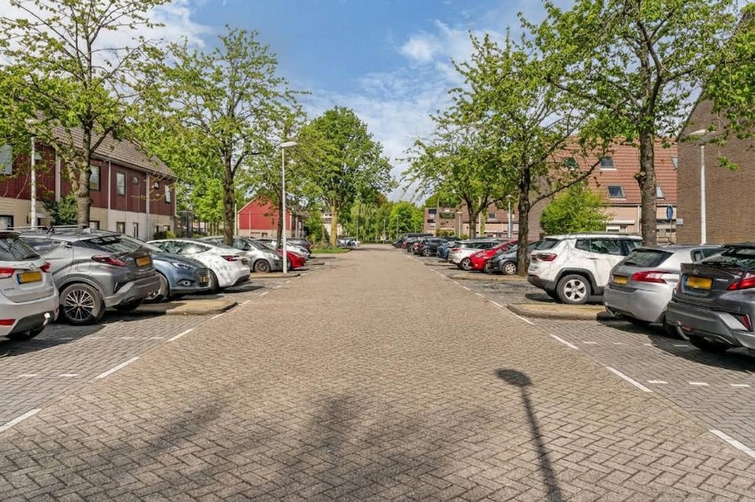 Tussenwoning te koop: Jan Nautahof 68, Amsterdam