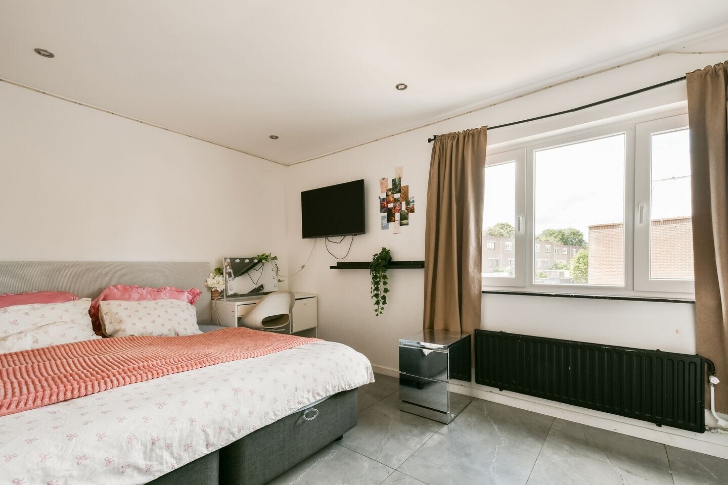 Tussenwoning te koop: Tongerenstraat 11, Amsterdam