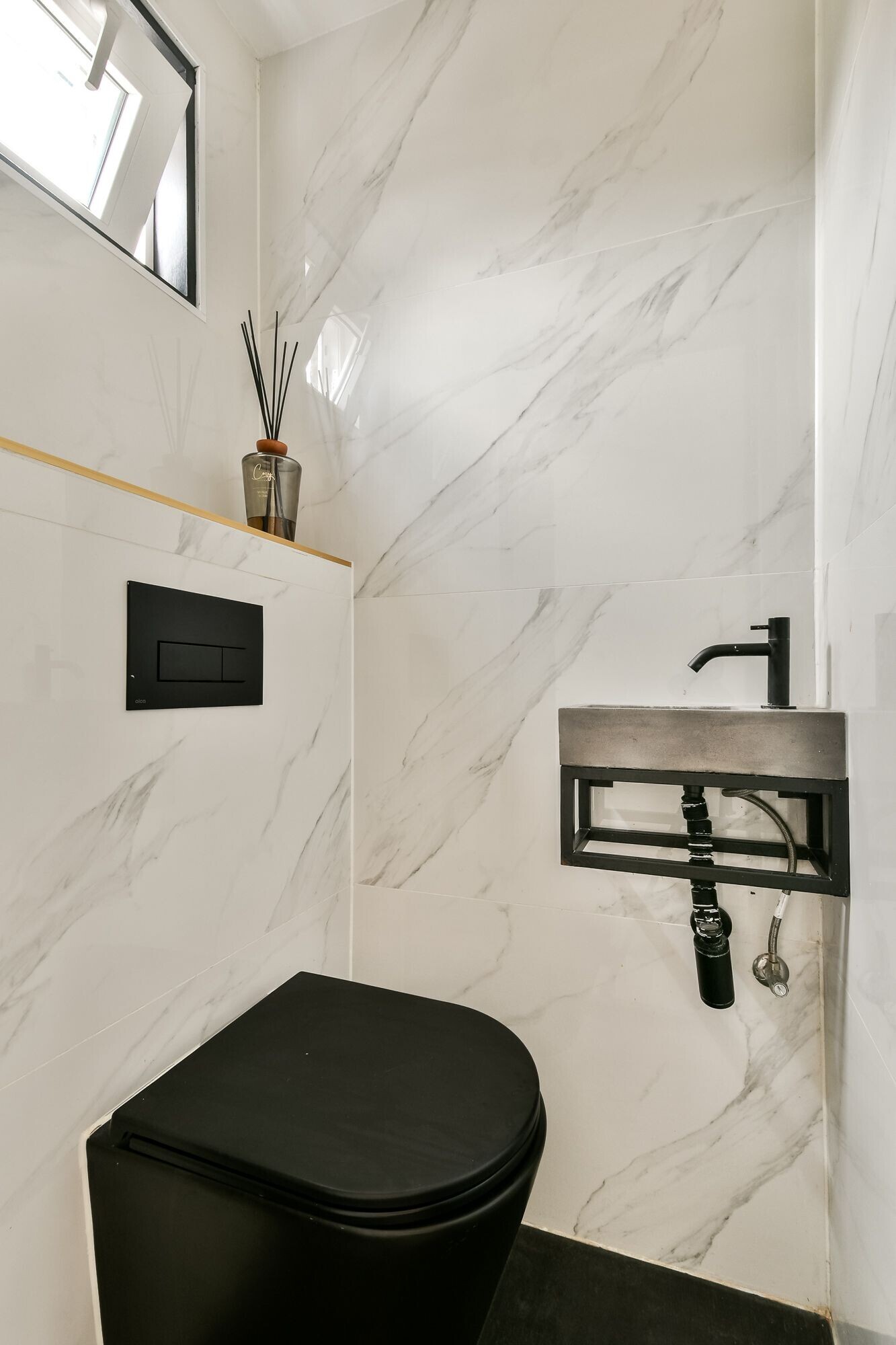 Tussenwoning te koop: Tongerenstraat 11, Amsterdam
