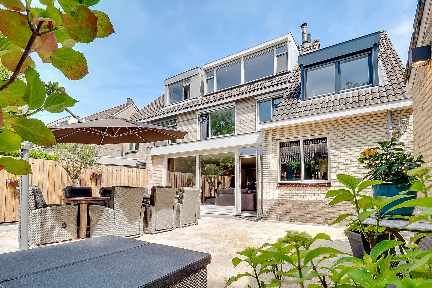 Hoekwoning te koop: Rietzangerweg 1, Diemen