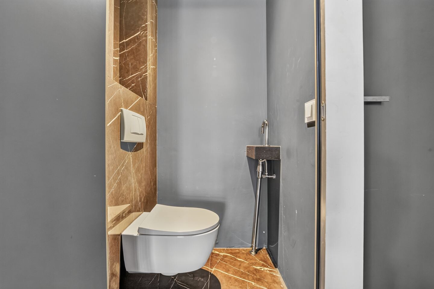 Hoekwoning te koop: Rietzangerweg 25, Diemen