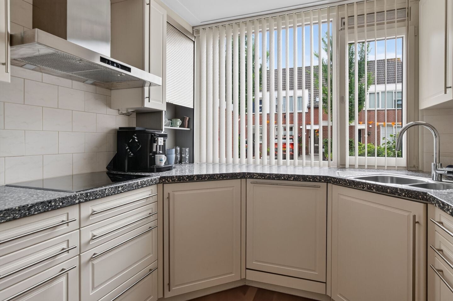 Tussenwoning te koop: Speenkruid 42, Diemen