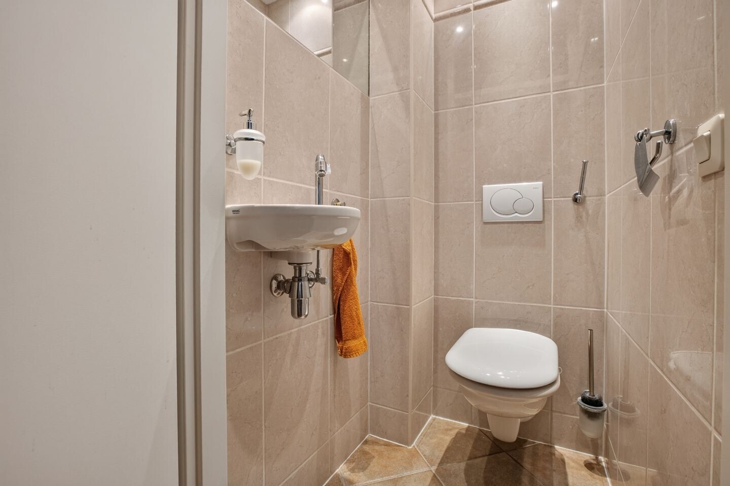 Tussenwoning te koop: Speenkruid 42, Diemen