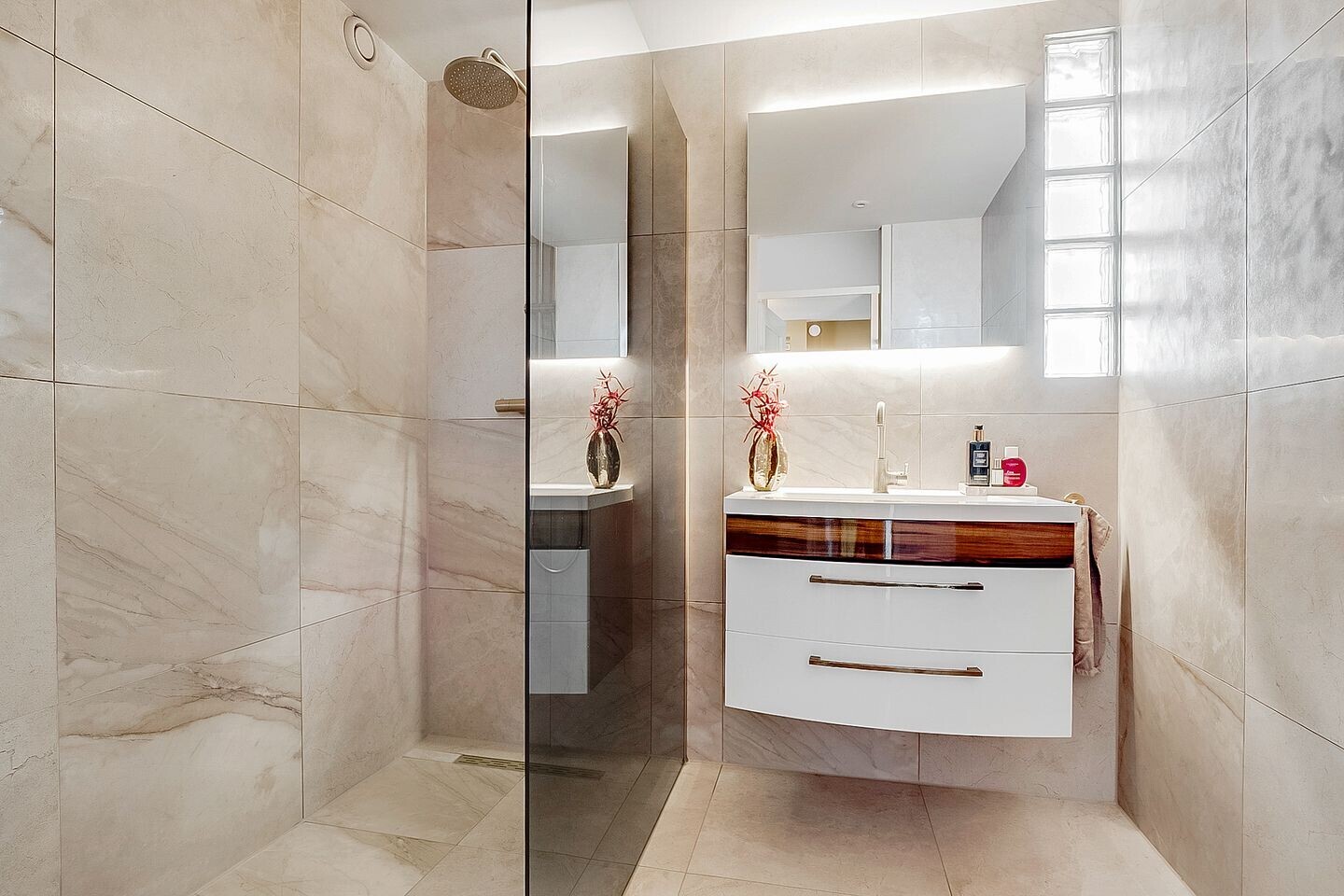 Appartement te koop: Vingerhoedskruid 24, Diemen