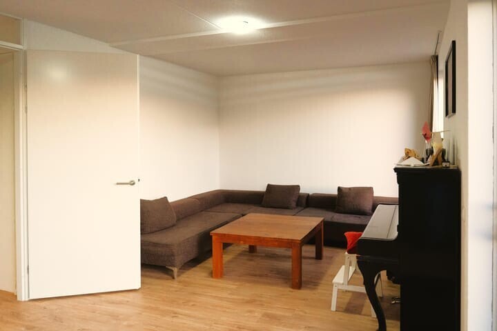 Tussenwoning te koop: Leliëndaal 384, Diemen