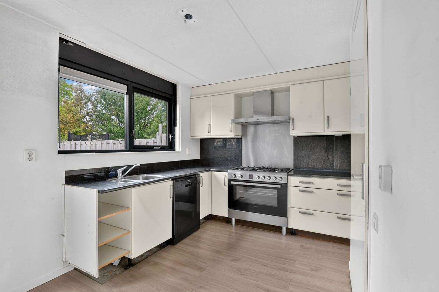 Hoekwoning te koop: Distelvlinderweg 11, Diemen