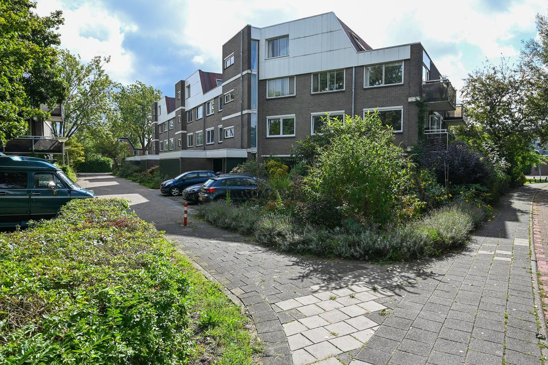 Appartement te koop: Michaëlplein 180, Duivendrecht