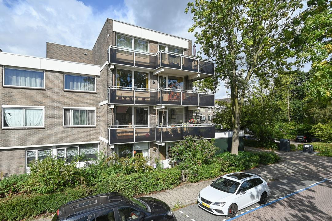 Appartement te koop: Michaëlplein 180, Duivendrecht