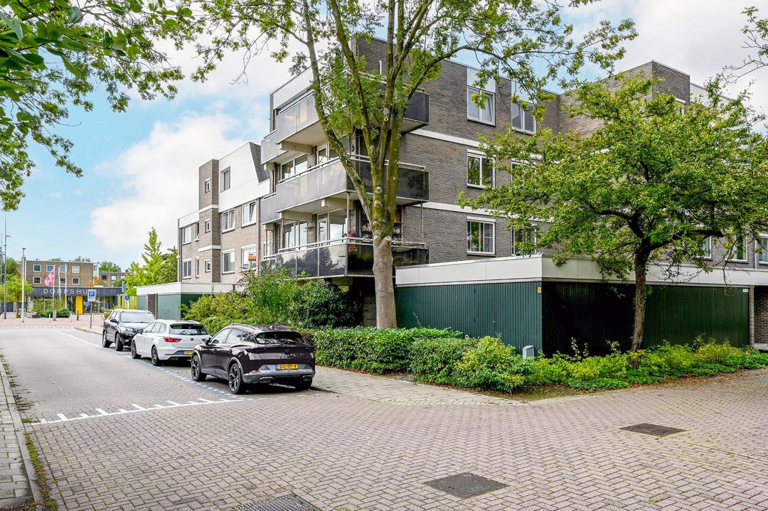Appartement te koop: Michaëlplein 180, Duivendrecht