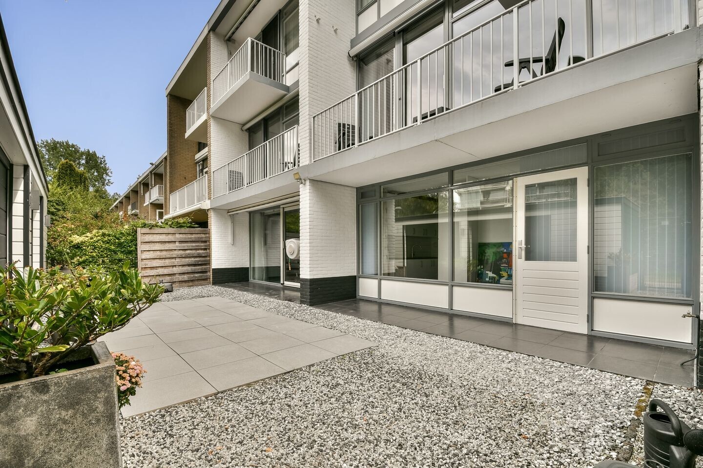Tussenwoning te koop: Basilicumhof 40, Duivendrecht