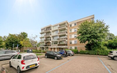 Parnassiave. 8