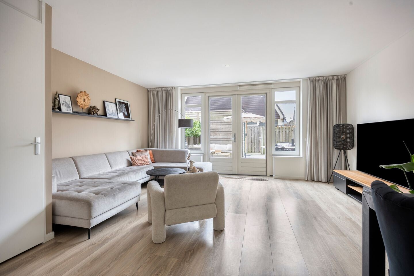 Tussenwoning te koop: Kerkstraat 10, Landsmeer