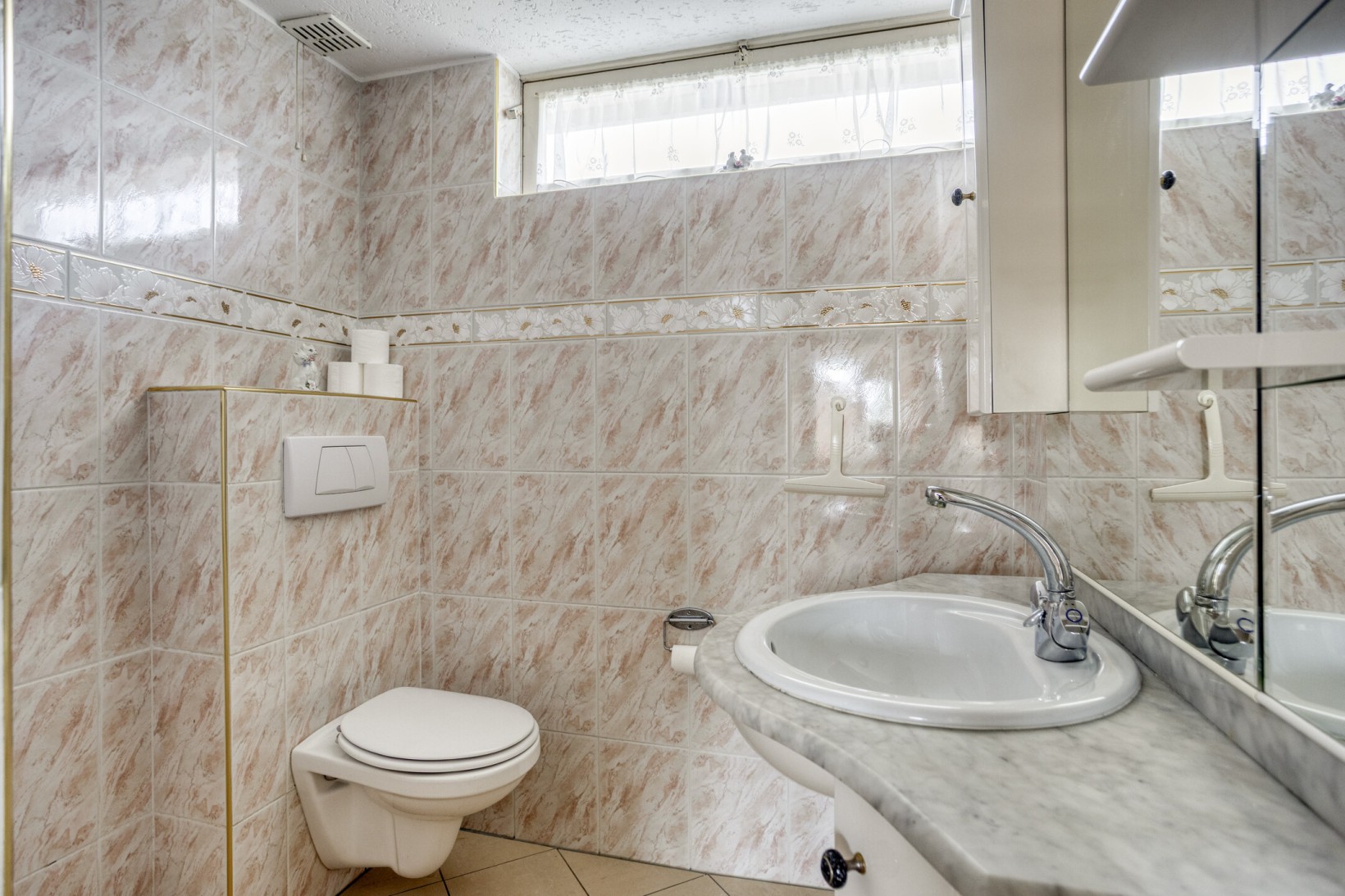 Tussenwoning te koop: Urkerstraat 6, Volendam