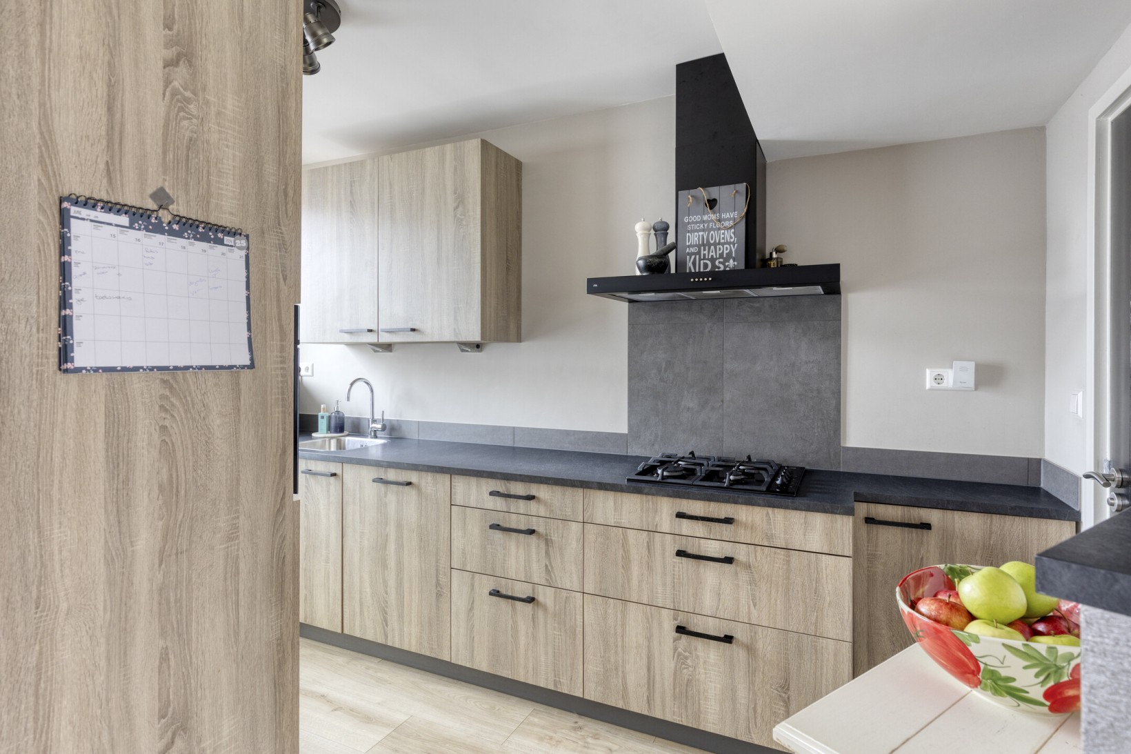 Hoekwoning te koop: Rozenstraat 22, Volendam